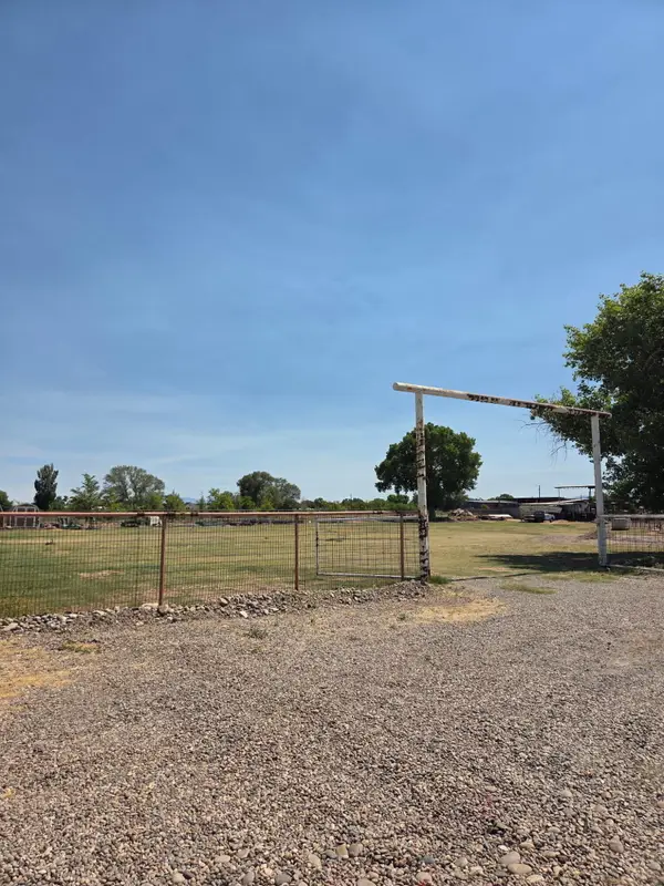 9 La Paloma Court, Belen, NM 87002
