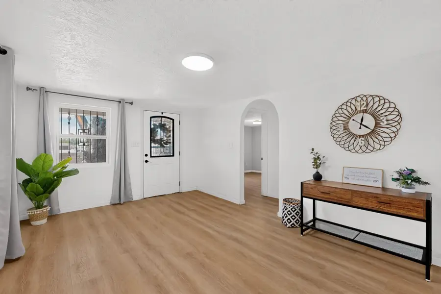 1216 Forrester Avenue Nw, Albuquerque, NM 87104 - #3