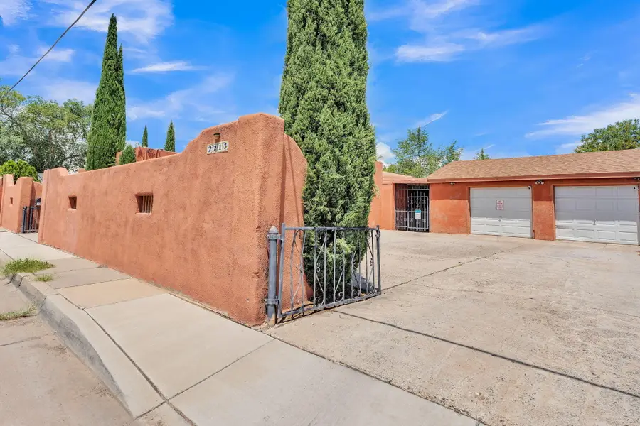 2213 Dora Avenue Nw, Albuquerque, NM 87104 - #3
