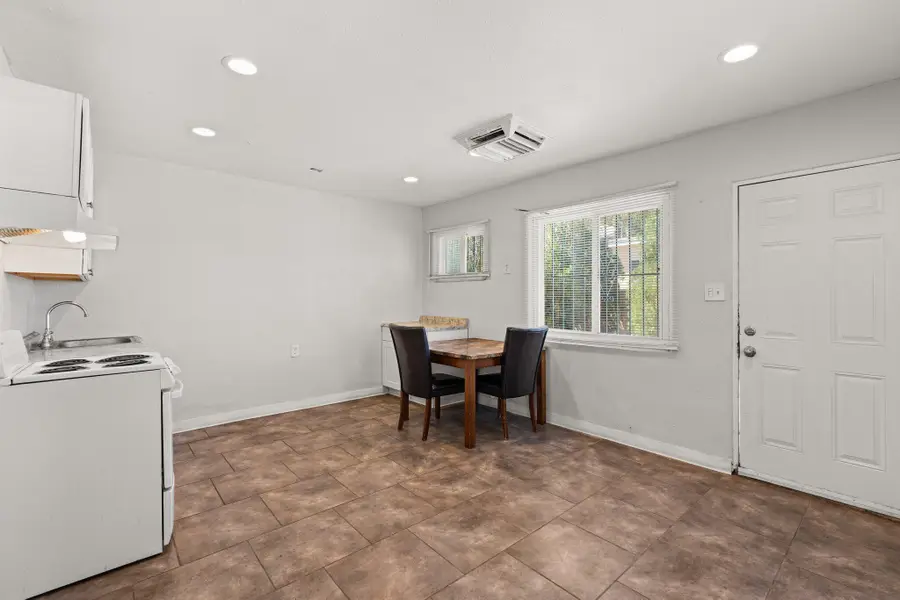 525 Mesilla Street Se #1-6, Albuquerque, NM 87108 - #3