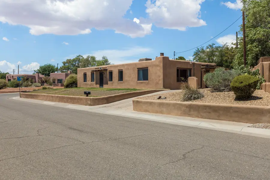 815 Rio Vista Circle Sw, Albuquerque, NM 87105 - #2