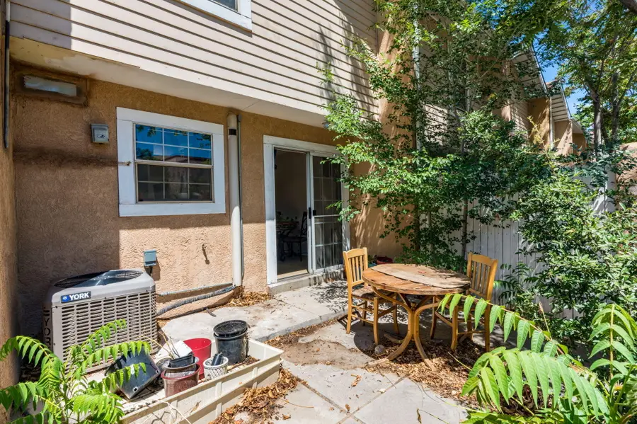 700 Fruit Avenue Nw #APT H, Albuquerque, NM 87102 - #3