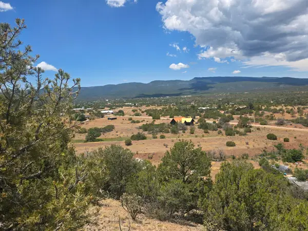2 Lakeview Drive, Sandia Park, NM 87047