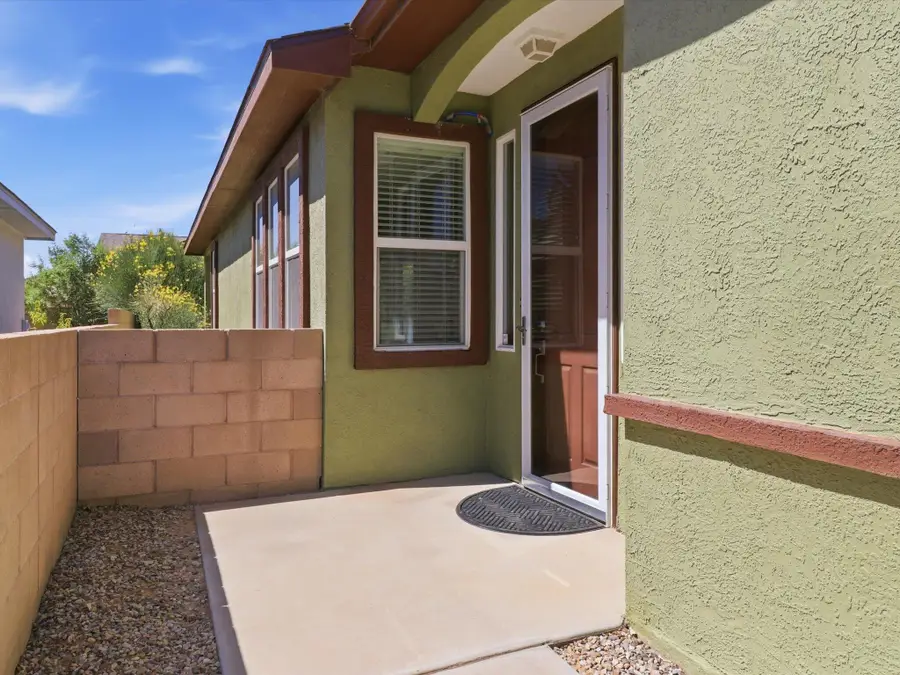470 Zuni River Circle Sw, Los Lunas, NM 87031 - #3