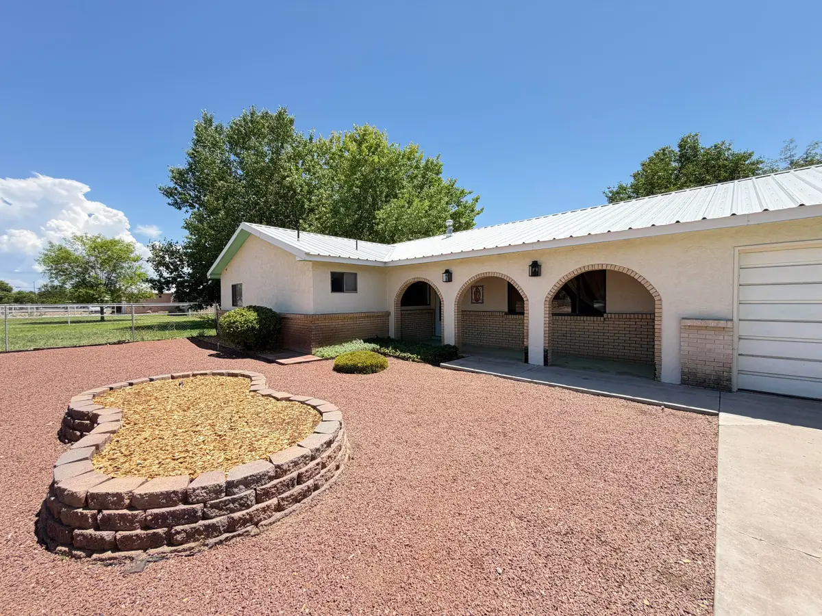 2740 Valle Grande Road Sw, Albuquerque, NM 87105 - #1