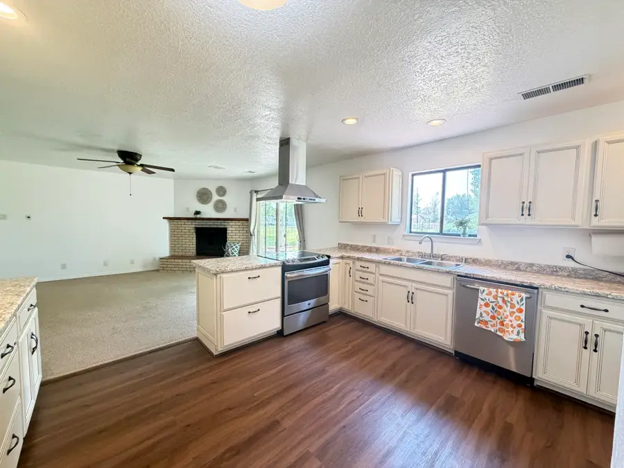 2740 Valle Grande Road Sw, Albuquerque, NM 87105 - #3