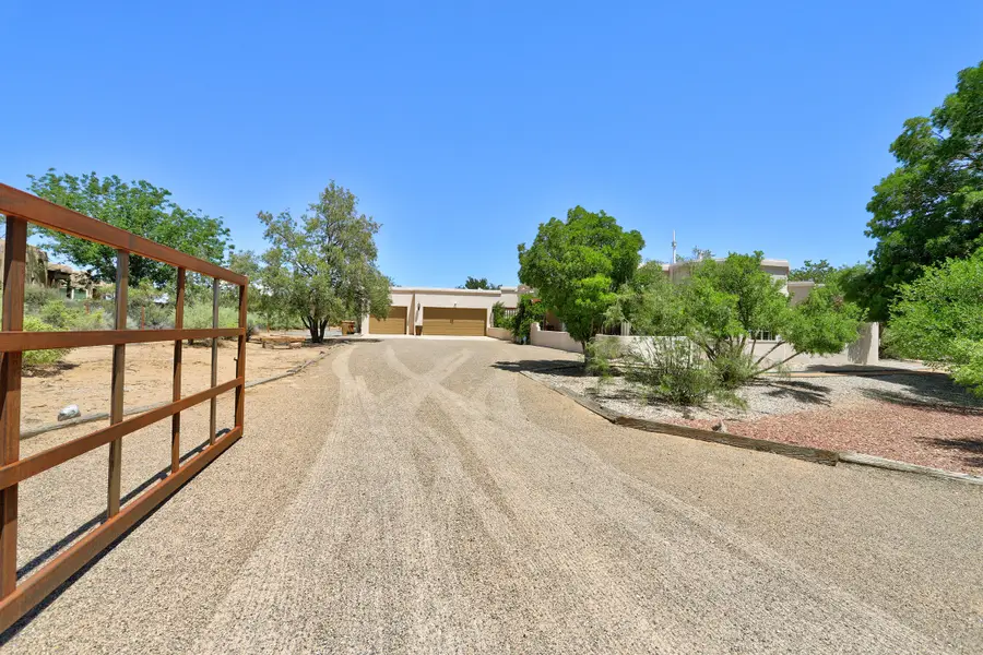 168 Camino Rayo Del Sol, Corrales, NM 87048 - #2