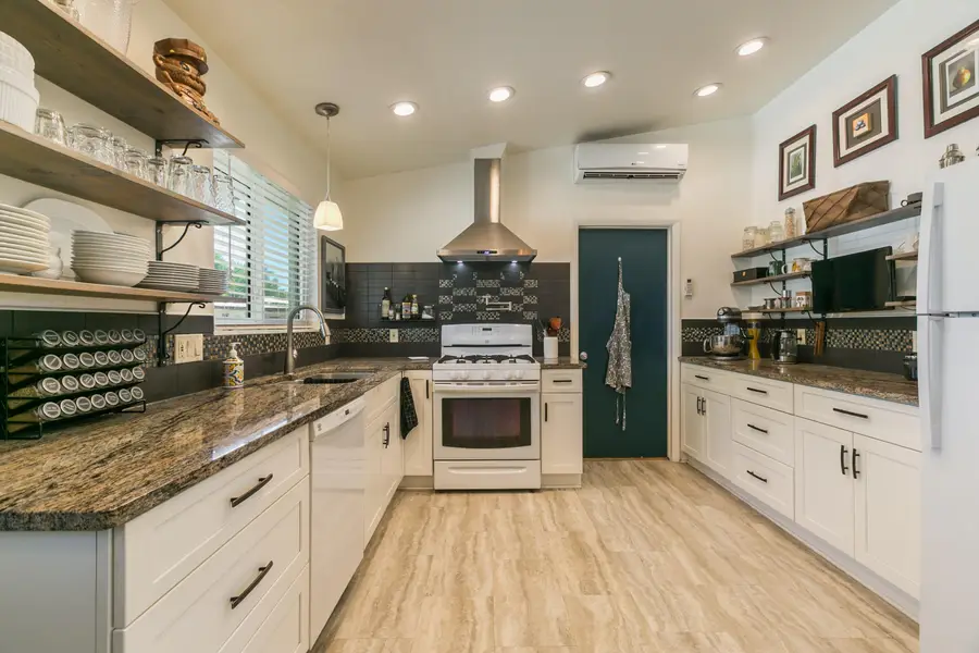 4128 Sunland Circle Nw, Albuquerque, NM 87107 - #2
