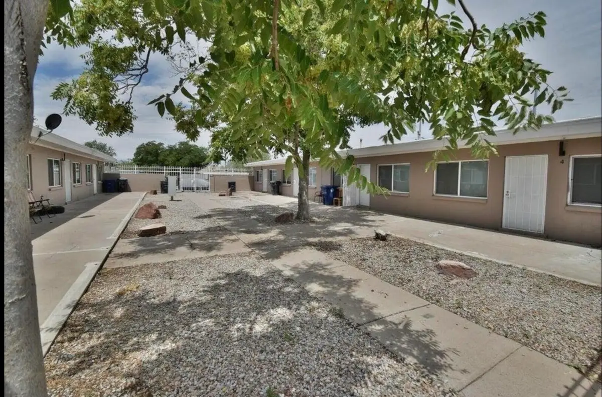 308 Charleston Street Ne, Albuquerque, NM 87108 - #1
