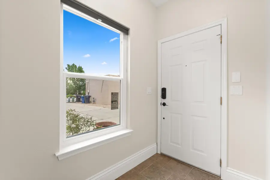 506 Phoenix Avenue Nw, Albuquerque, NM 87107 - #3