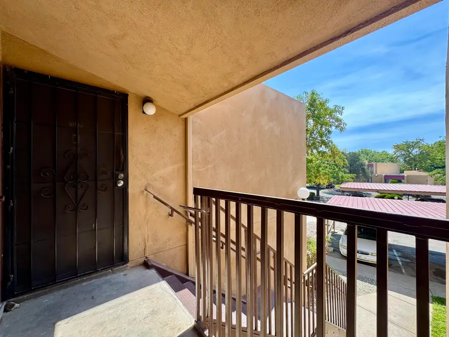 917 Country Club Drive Se #APT H, Rio Rancho, NM 87124 - #2
