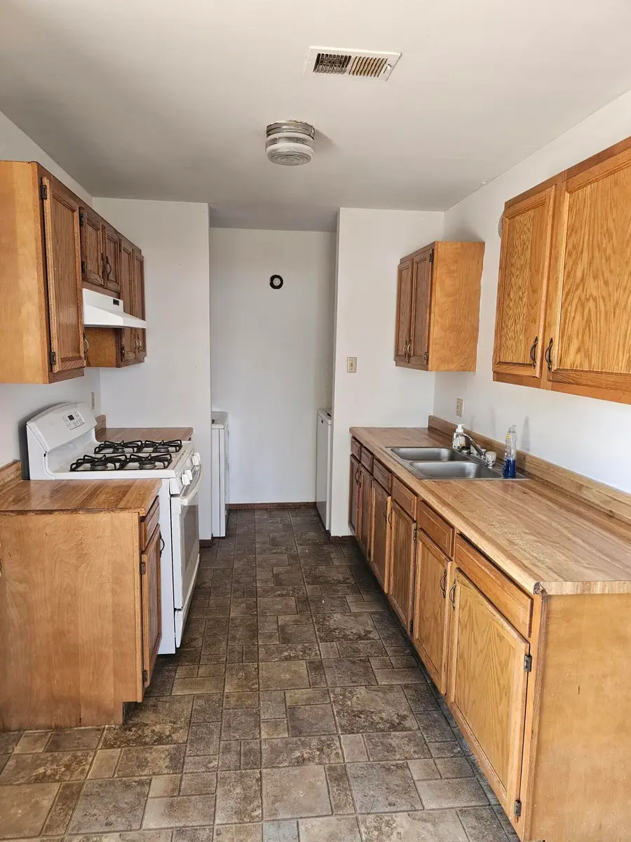 101 Black Street, Santa Rosa, NM 88435 - #3