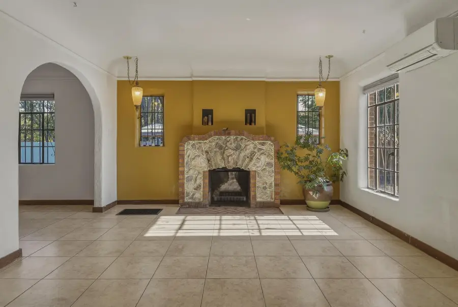 613 Isleta Boulevard Sw, Albuquerque, NM 87105 - #3