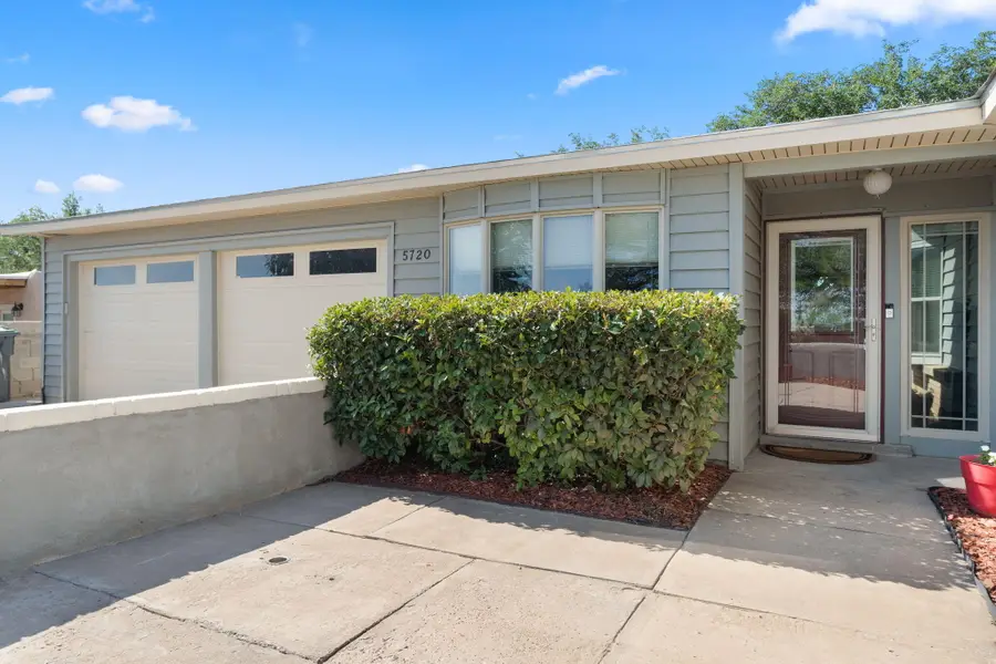 5720 Avenida La Mirada Place Nw, Albuquerque, NM 87114 - #3