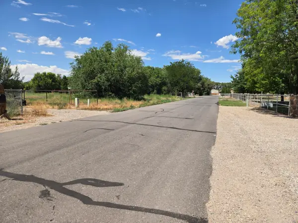Berry Hill Rd., Los Lunas, NM 87031