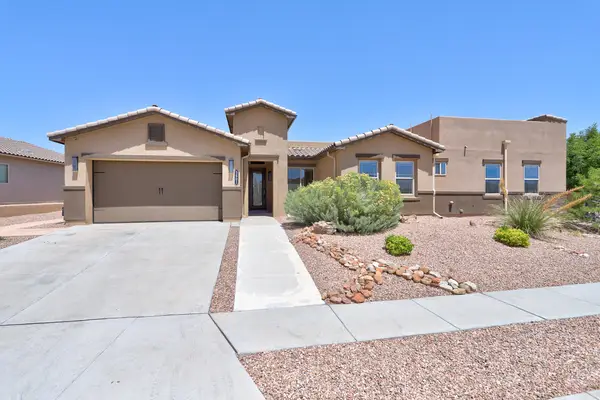 5601 Pikes Peak Loop Ne, Rio Rancho, NM 87144