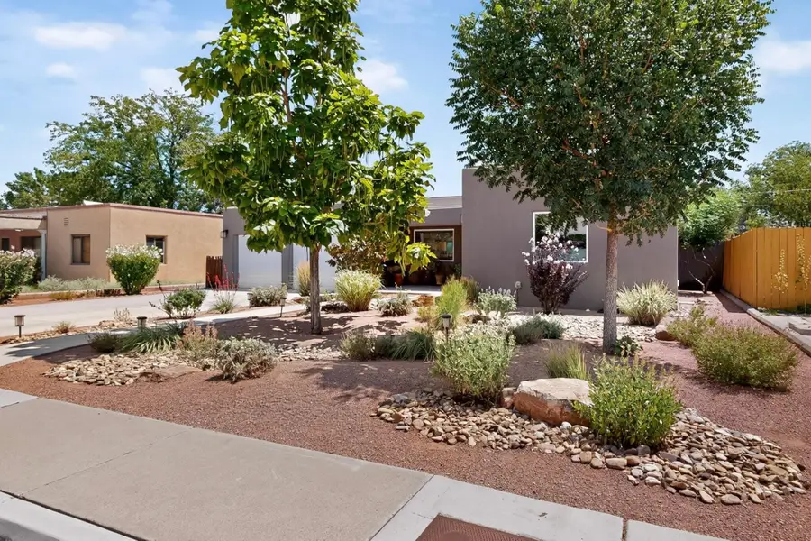328 Fontana Place Ne, Albuquerque, NM 87108 - #2