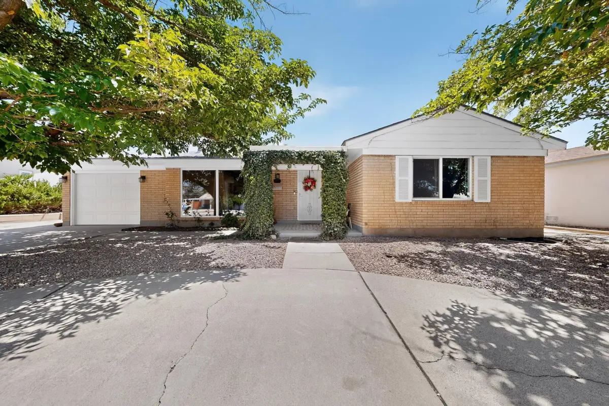 2814 Arizona Street Ne, Albuquerque, NM 87110 - #1