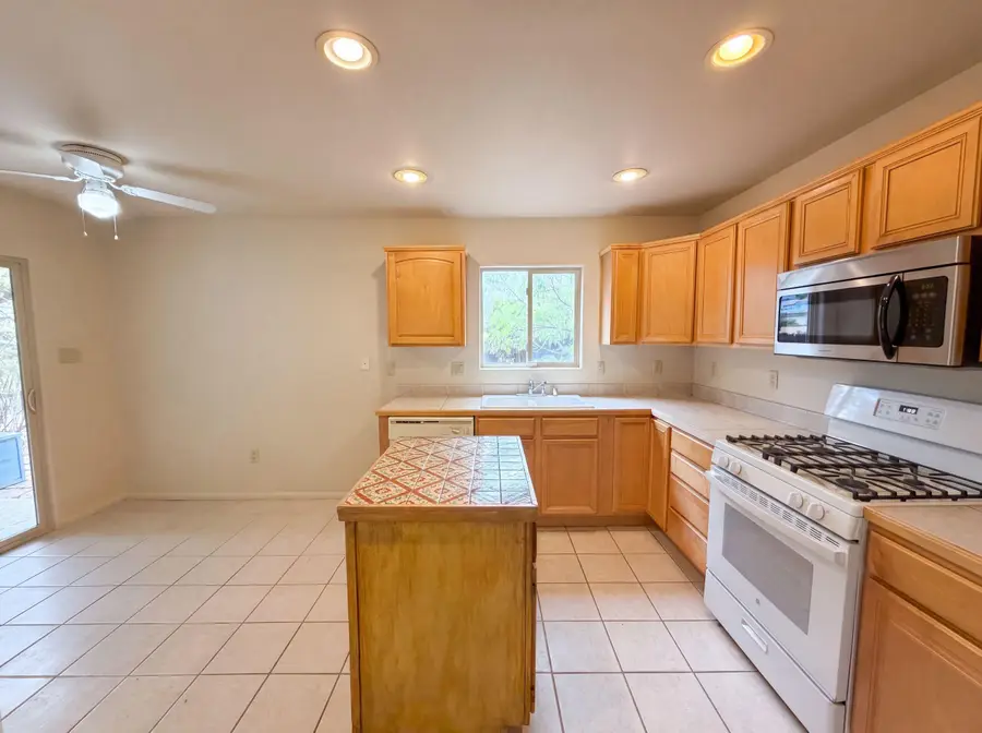6605 Camino Rojo, Santa Fe, NM 87507 - #2