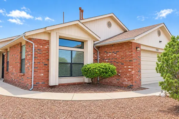 7728 San Augustine Street Nw, Albuquerque, NM 87120