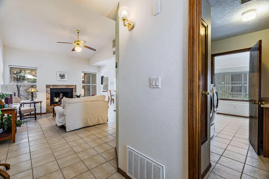 4717 Snapdragon Road Nw, Albuquerque, NM 87120 - #3