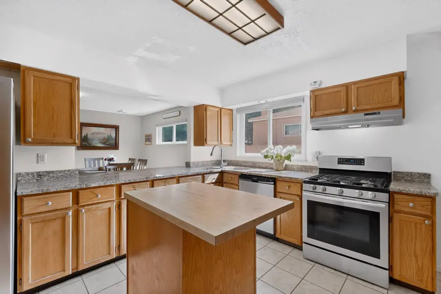 10209 Mesa Arriba Avenue Ne, Albuquerque, NM 87111 - #2