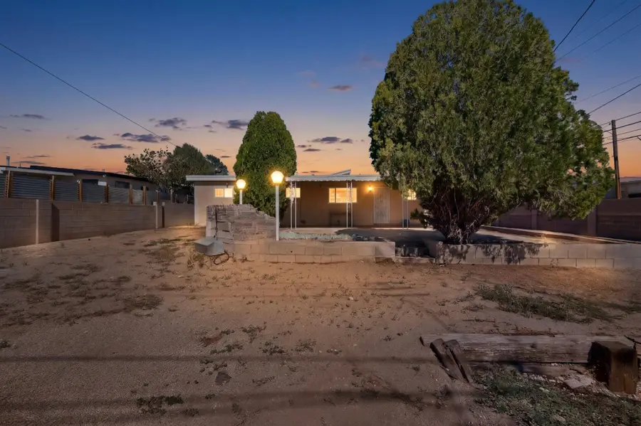 1009 Dakota Street Ne, Albuquerque, NM 87110 - #2