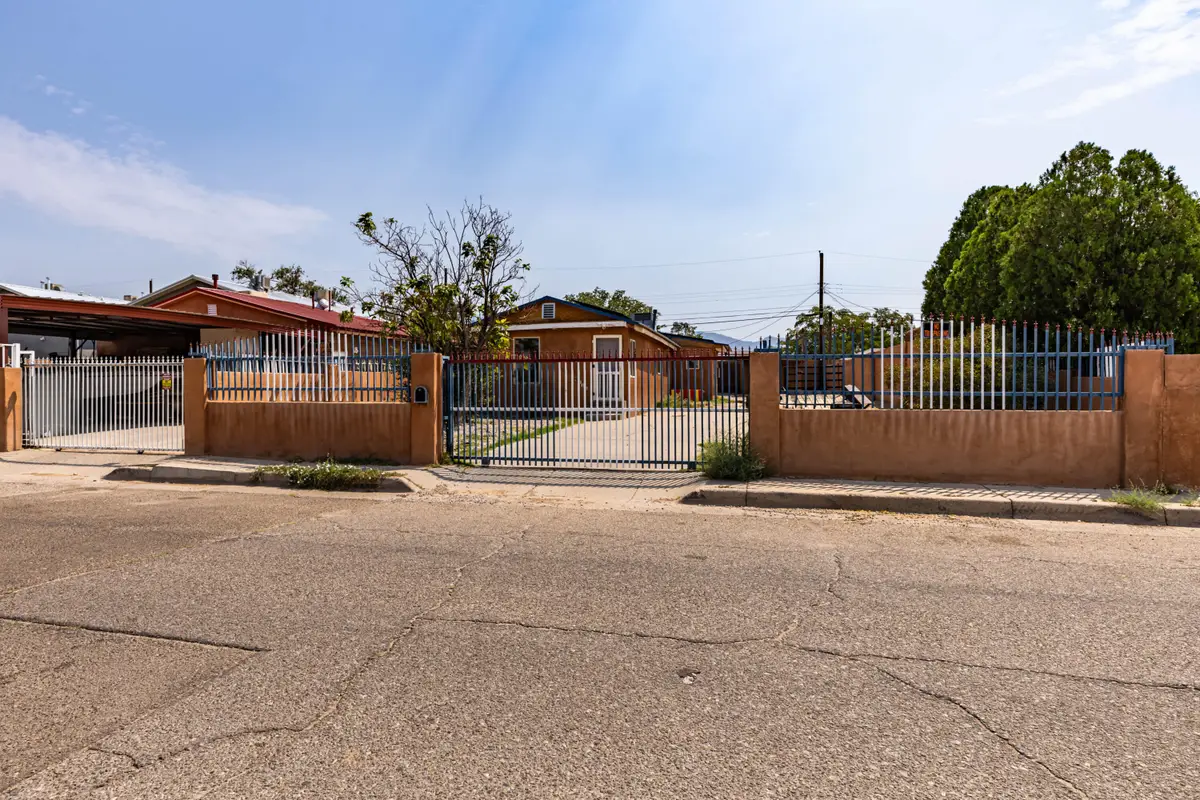 416 Vermont Street Ne, Albuquerque, NM 87108 - #1
