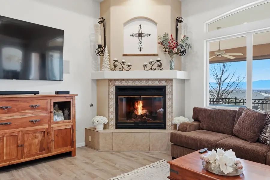 921 Pinzon Street Nw, Los Lunas, NM 87031 - #3