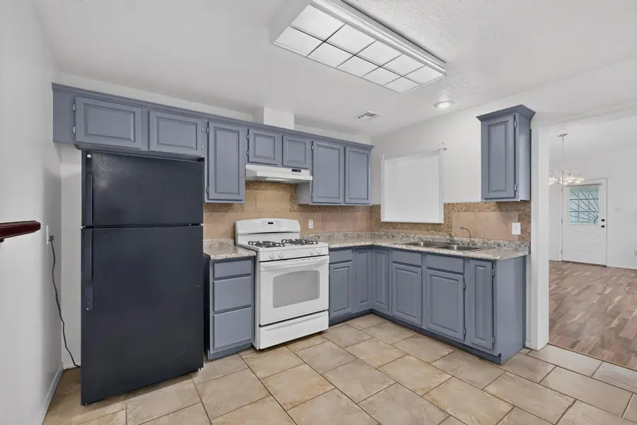 1401 Vista Del Rio Road Sw, Albuquerque, NM 87105 - #3