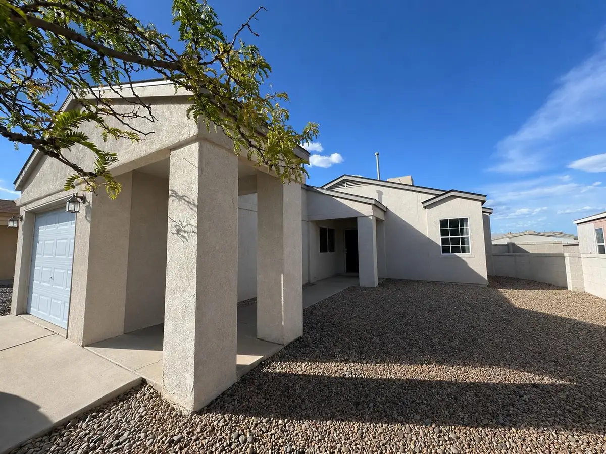 2217 W High Desert Circle Ne, Rio Rancho, NM 87144 - #1