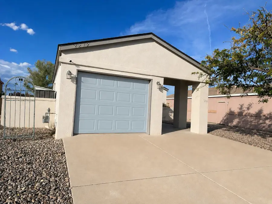 2217 W High Desert Circle Ne, Rio Rancho, NM 87144 - #2
