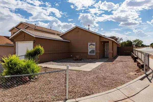 1335 Ojo Sarco Street Sw, Albuquerque, NM 87121