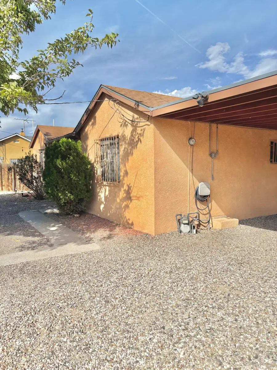 2820 W 8th Street Nw, Albuquerque, NM 87107 - #3