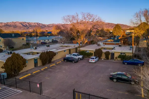 1104 Palomas Drive Se, Albuquerque, NM 87108