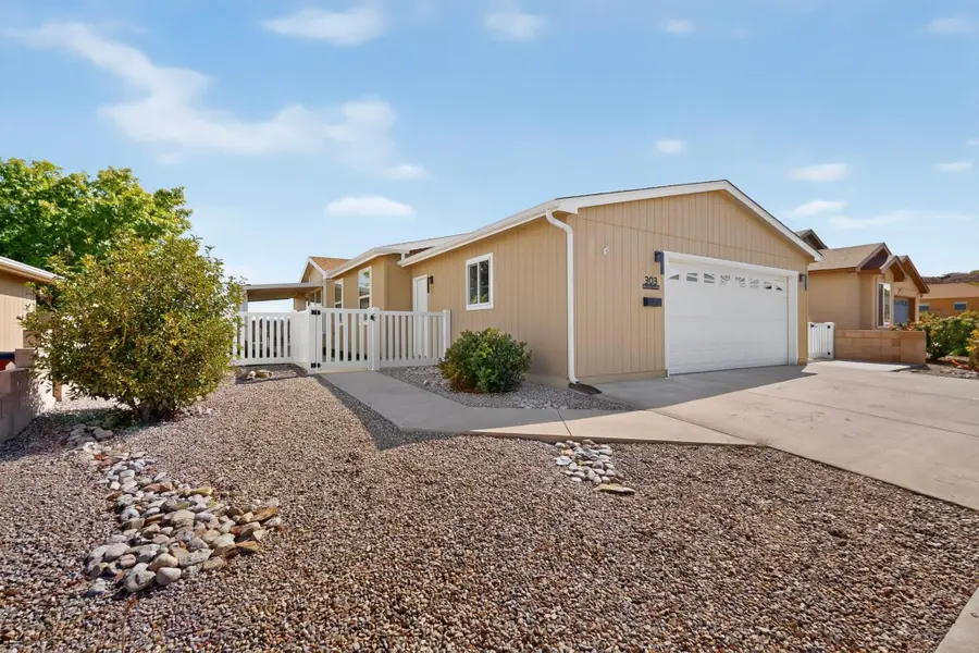 303 Sunrise Bluffs Drive, Belen, NM 87002 - #2