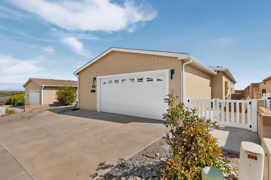 303 Sunrise Bluffs Drive, Belen, NM 87002 - #3