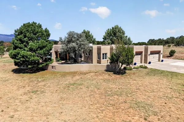 16 Richland Drive, Tijeras, NM 87059