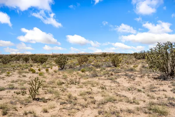 57th Street Sw, Rio Rancho, NM 87144