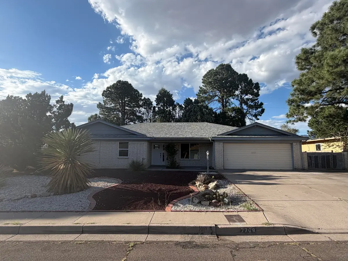7709 Summer Avenue Ne, Albuquerque, NM 87110 - #1