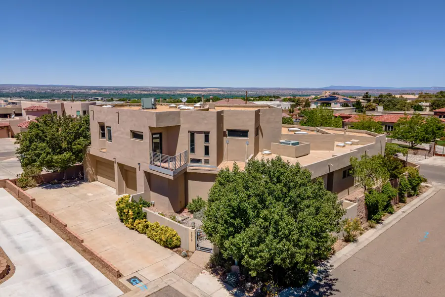 7816 Florence Avenue Ne, Albuquerque, NM 87122 - #3