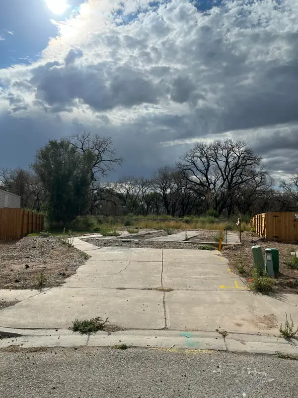 1234 Las Rosas Drive Se, Los Lunas, NM 87031