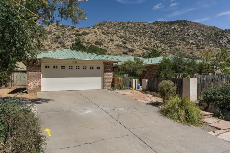 3904 Camino De La Sierra Ne, Albuquerque, NM 87111 - #2