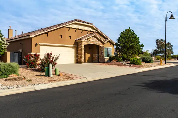 901 Prairie Zinnia Drive, Bernalillo, NM 87004