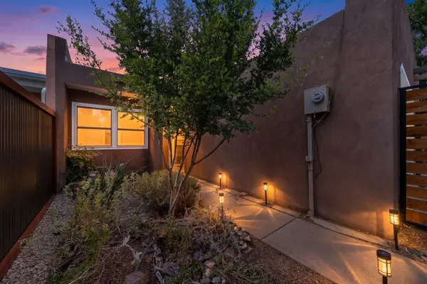 560 Berry Road Nw, Albuquerque, NM 87107