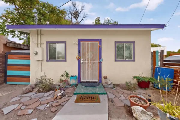 1002 Pacific Avenue Sw, Albuquerque, NM 87102