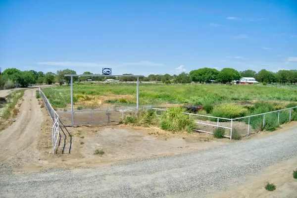 52 Hob Road, Los Lunas, NM 87031