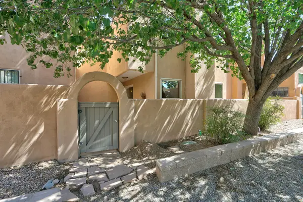 2445 Northwest Circle Nw, Albuquerque, NM 87104