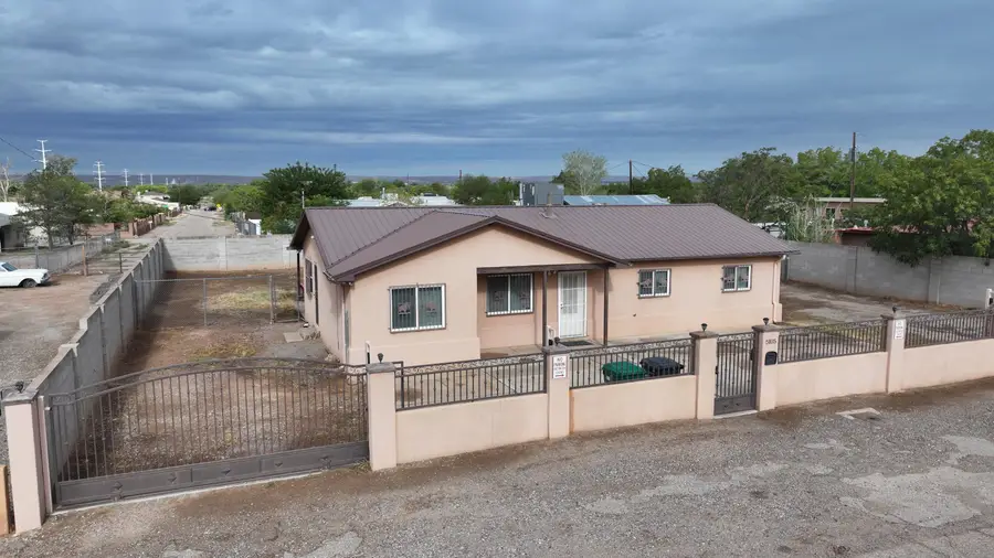 5105 5th Street Sw, Albuquerque, NM 87105 - #2