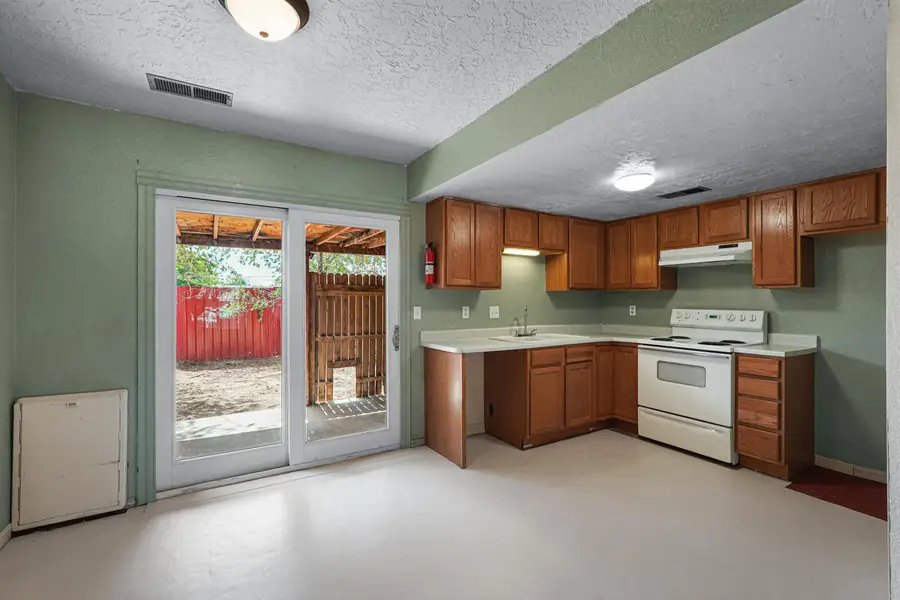8201 Trumbull Avenue Se #APT B, Albuquerque, NM 87108 - #3